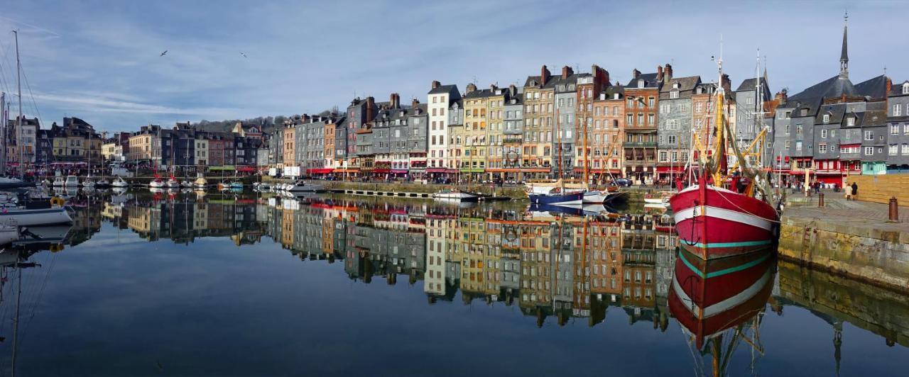 Trouville Sur Mer Vue Sur La Touque Exteriér fotografie